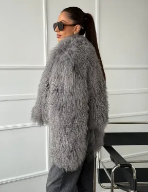 Серая шубка из меха ламы