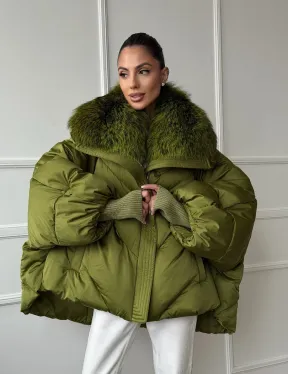 Женский стеганный пуховик с воротником чернобурки