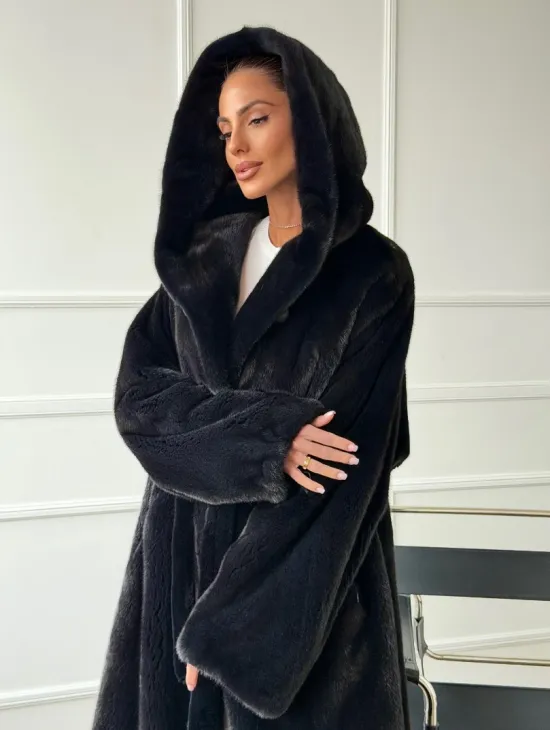 Шуба из норки BLACKGLAMA  с капюшоном в роспуск