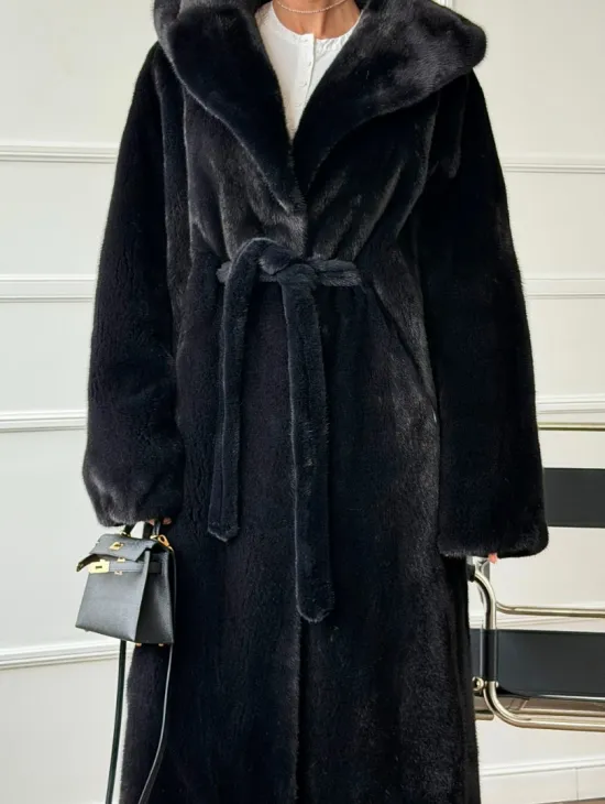Шуба из норки BLACKGLAMA  с капюшоном в роспуск