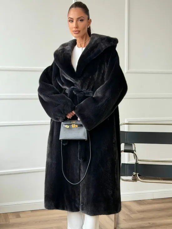 Шуба из норки BLACKGLAMA  с капюшоном в роспуск