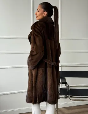 Норковая шуба средней длины со шлицами по бокам