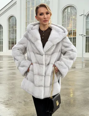 Белая норковая шуба с капюшоном - автоледи