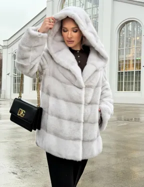 Белая норковая шуба с капюшоном - автоледи