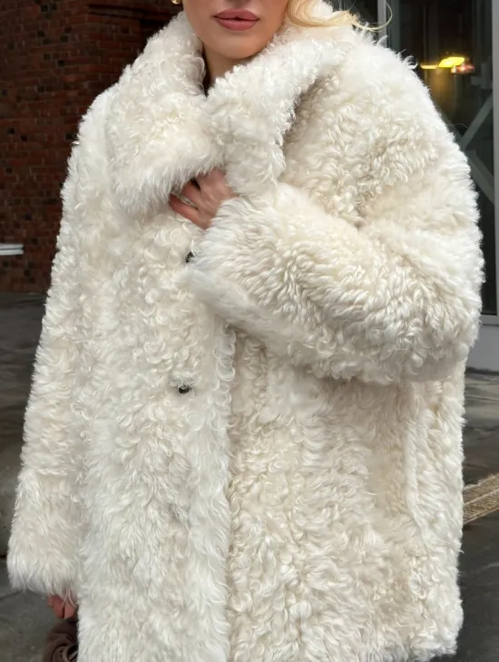 Белая шубка из тиградо