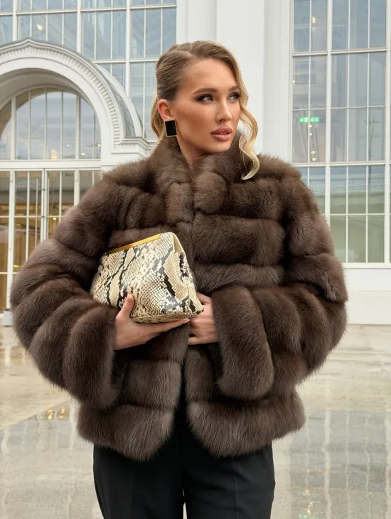 Меховой жакет из куницы - фото 21