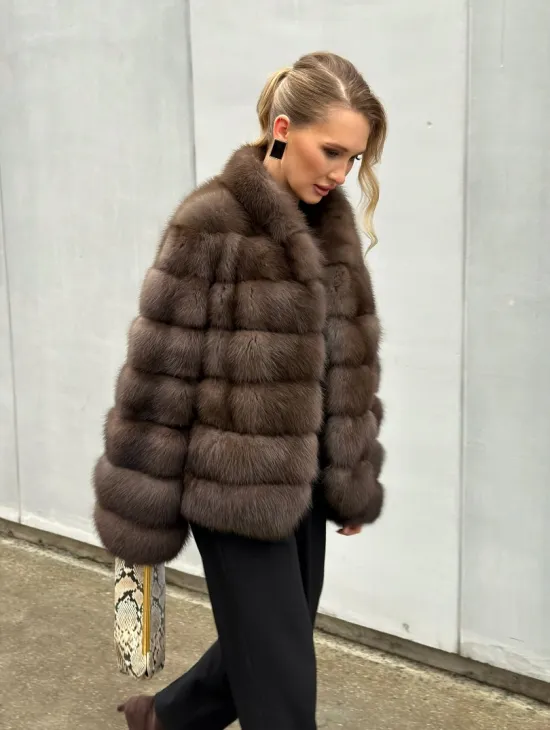 Меховой жакет из куницы - фото 17