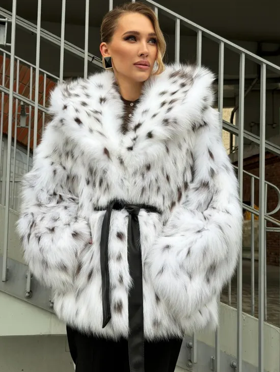 Шуба из лисьего меха под рысь с капюшоном