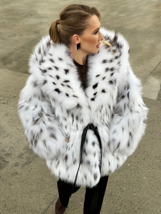 Шуба из лисьего меха под рысь с капюшоном