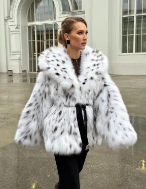 Шуба из лисьего меха под рысь с капюшоном