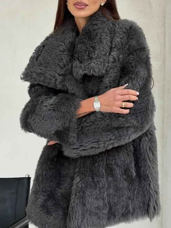 Серая дубленка из тиградо