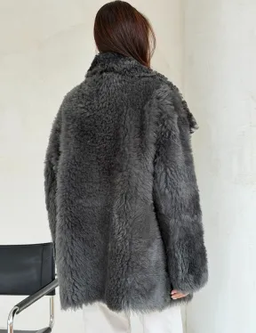 Серая дубленка из тиградо