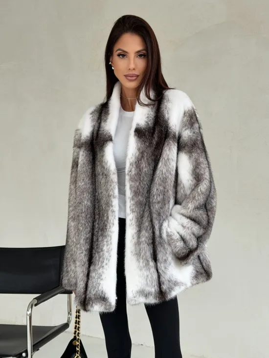 Белая шуба из норки крестовки