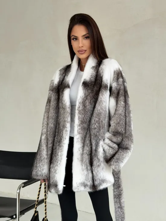 Белая шуба из норки крестовки