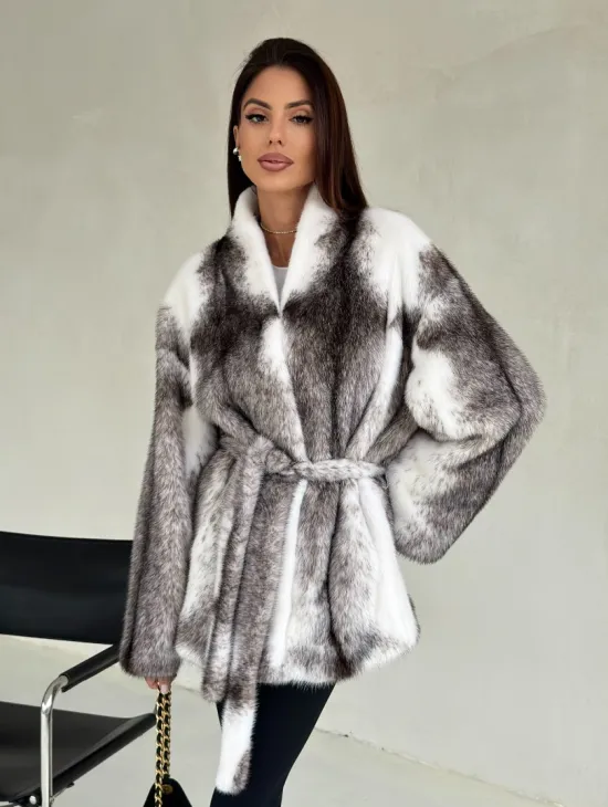 Белая шуба из норки крестовки
