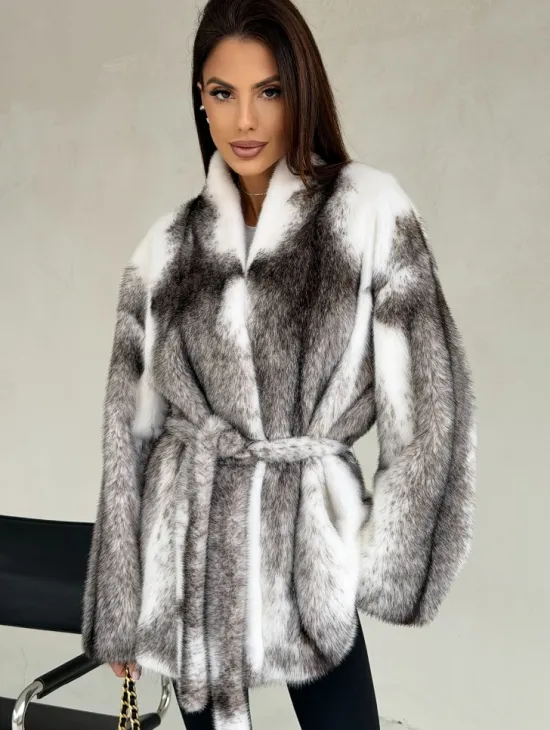 Белая шуба из норки крестовки