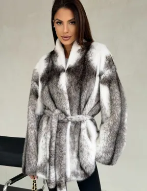 Белая шуба из норки крестовки