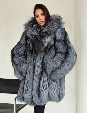 Шуба из натурального меха чернобурки с капюшоном