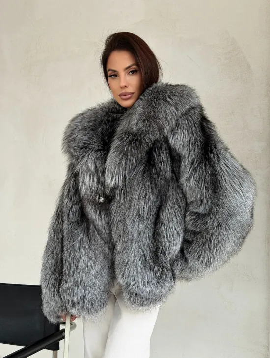Полушубок из чернобурой лисы