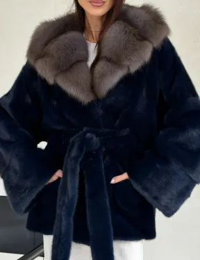 Норковый полушубок синего цвета с капюшоном куница