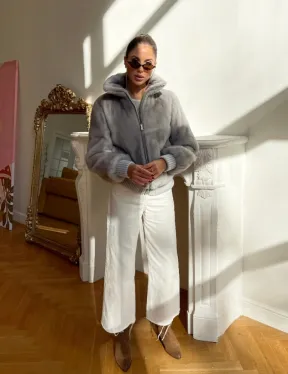 Светлая норковая куртка - бомбер