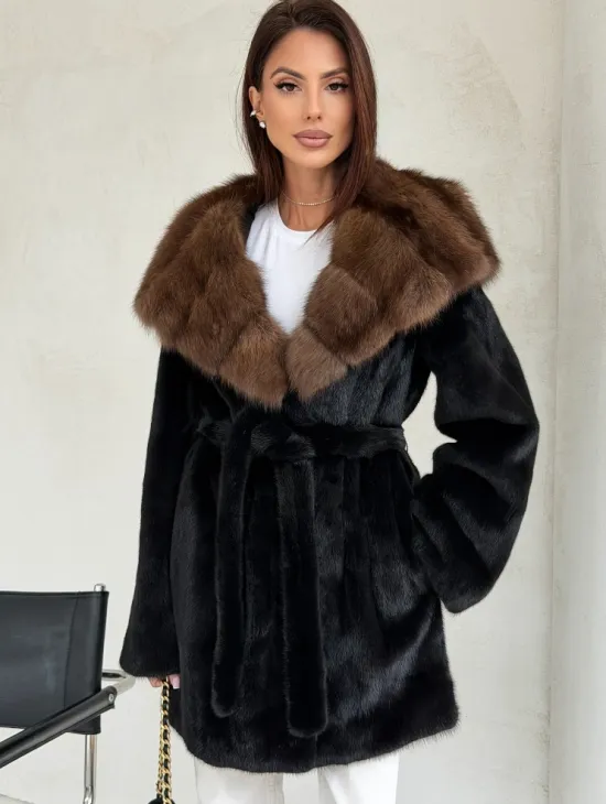 Черная шуба в роспуск с капюшоном соболь