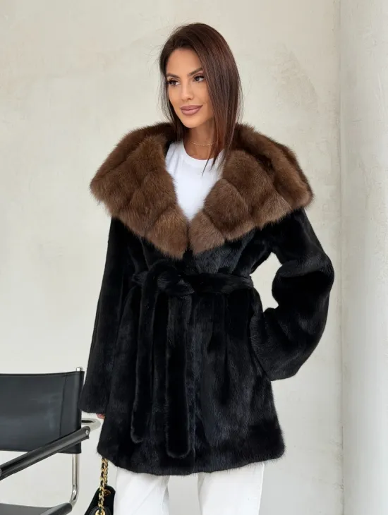 Черная шуба в роспуск с капюшоном соболь
