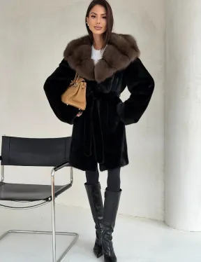 Черная норковая шуба средней длины - капюшон куница