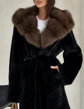 Черная норковая шуба средней длины - капюшон куница