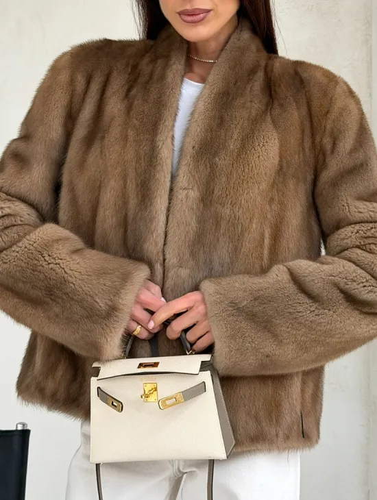 Укороченная шуба из натурального меха норки - пастель