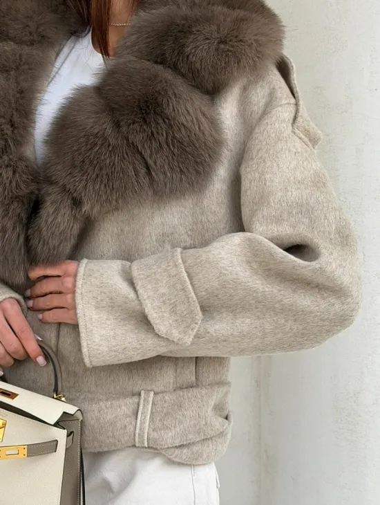 Куртка - пальто с мехом финского песца