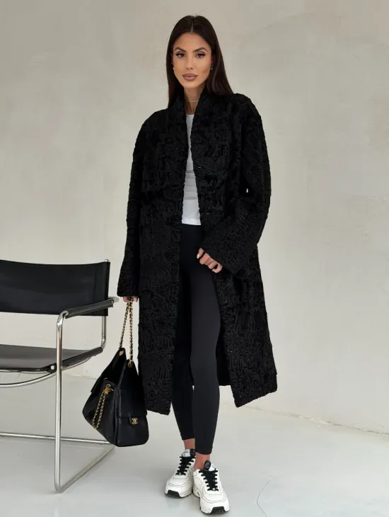 Черная шуба из каракуля