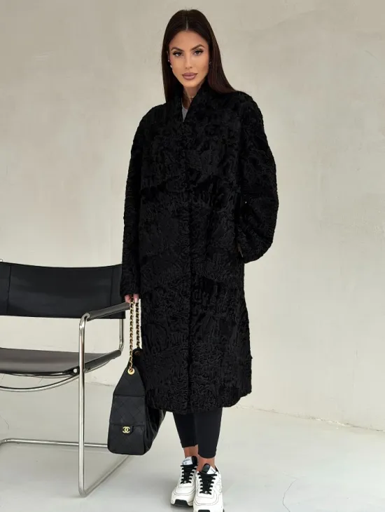 Черная шуба из каракуля