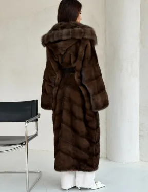 Норковая шуба цвета «орех» с капюшоном из куницы
