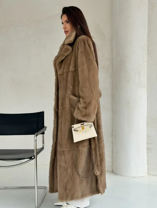 Прямая норковая шуба с меховым поясом