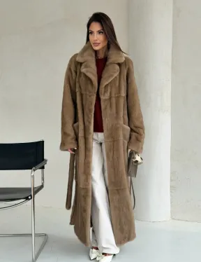 Прямая норковая шуба с меховым поясом