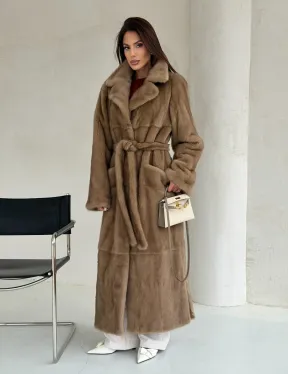 Прямая норковая шуба с меховым поясом