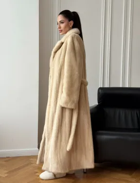 Длинная норковая шуба в натуральном цвете пастель