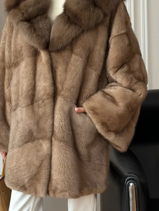 Шуба норковая с капюшоном куница