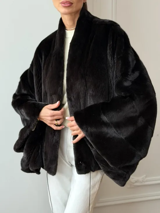 Короткая норковая шуба - пончо