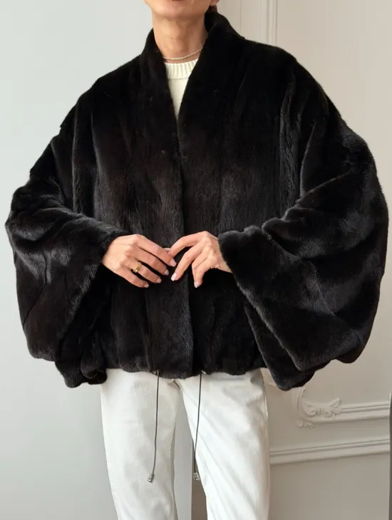 Короткая норковая шуба - пончо