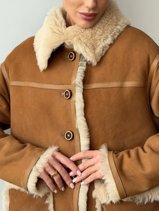 Двухсторонняя женская замшевая дубленка