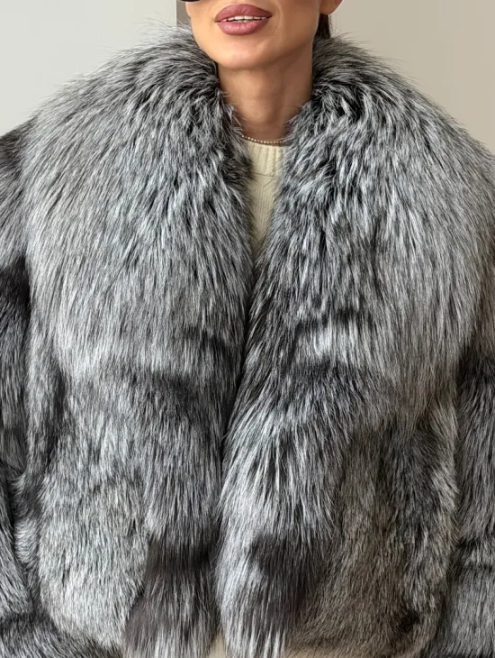 Кроп-полушубок с шалевым воротником из чернобурки