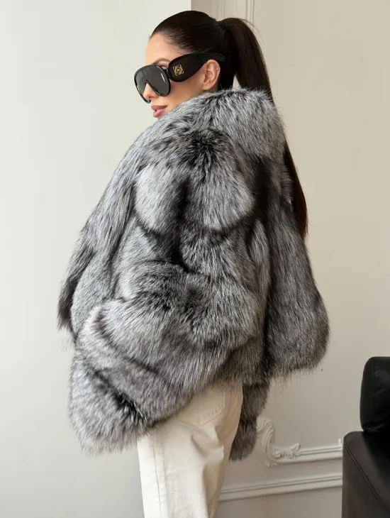 Кроп-полушубок с шалевым воротником из чернобурки