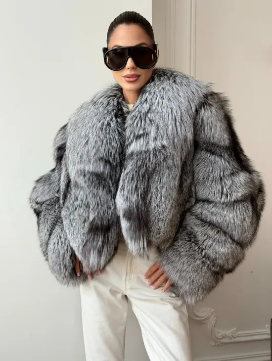 Кроп-полушубок с шалевым воротником из чернобурки