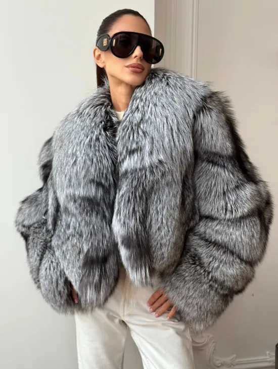 Кроп-полушубок с шалевым воротником из чернобурки