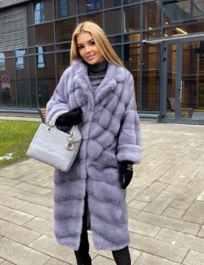 Шуба из меха голубой норки, фасон кимоно