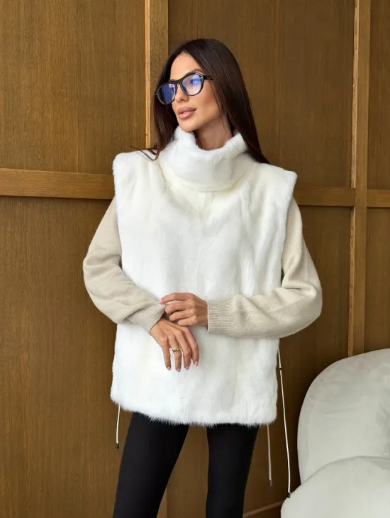 Белая норковая манишка