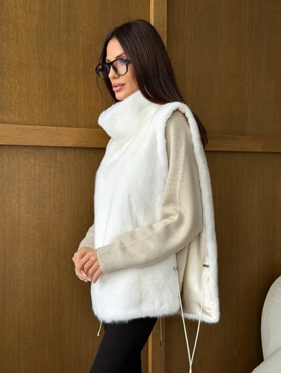 Белая норковая манишка
