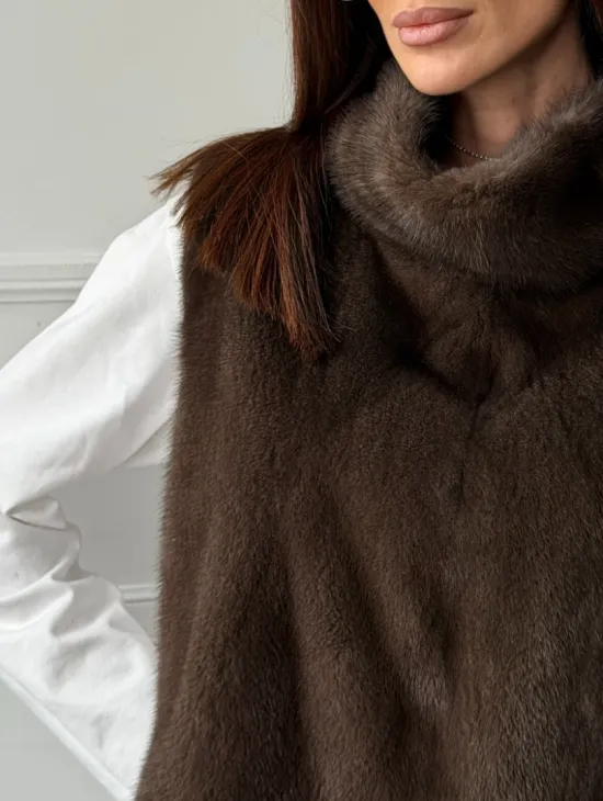 Норковая манишка коричневого цвета